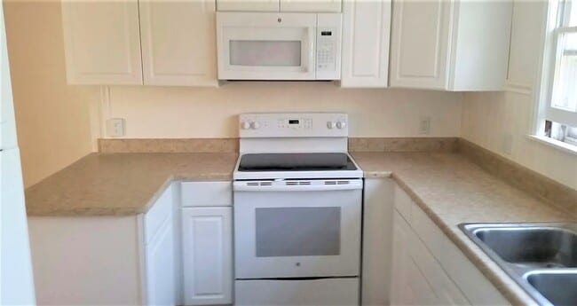 Photo - 354 Ferson Ave