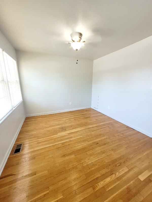 8 Bainbridge Ave