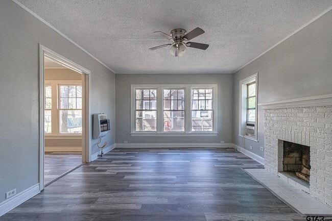 Charming 2 Bed, 1 Bath Home Near Downtown ... - Charming 2 Bed, 1 Bath Home Near Downtown ...