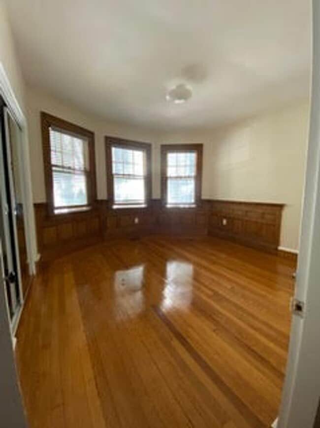 Building Photo - NO FEE!   Brookline 3 bed/2 bath with laundry in unit and PARKING