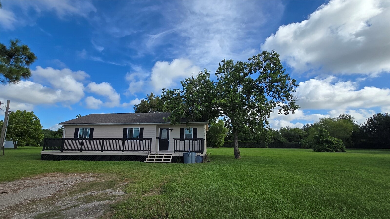 Photo - 2739 Lawrence Rd