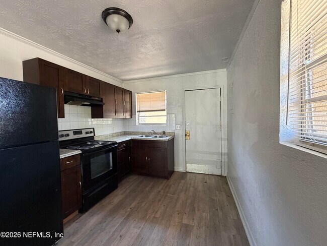 Photo - 740 Ernona St