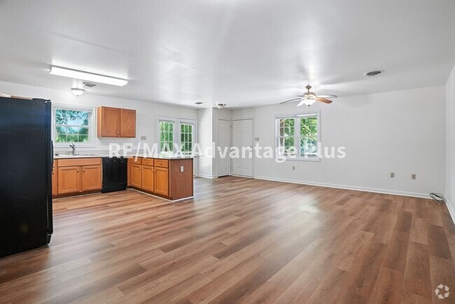 Building Photo - Lancaster/Gholston Duplex Unit B Rental