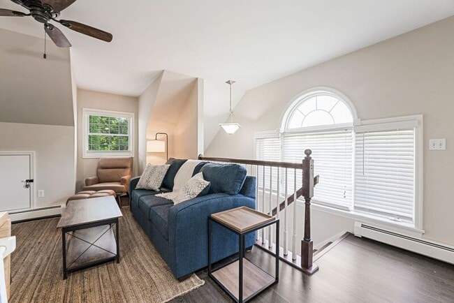 Building Photo - 1439 NY-9P