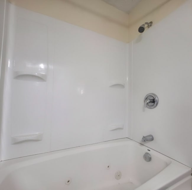 Photo - Single Family Home 2 beds 1 bath Available Now!