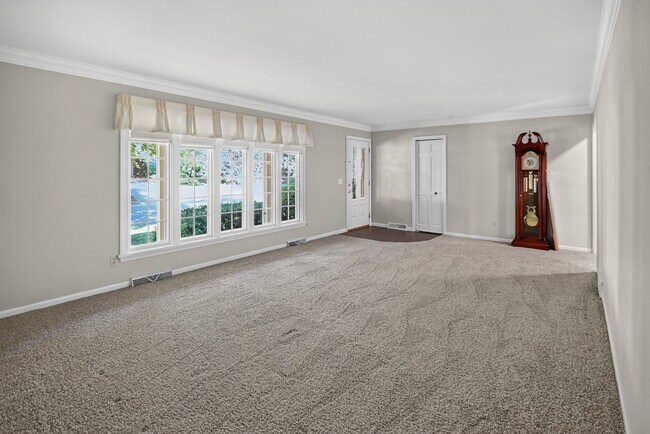 579 East View Rd
