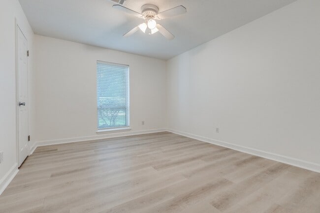 Building Photo - 6903 Alderney Dr Rental