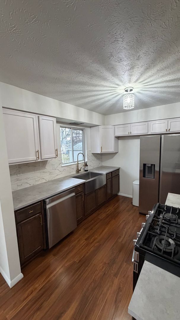 Photo - Beautiful split level ready to rent