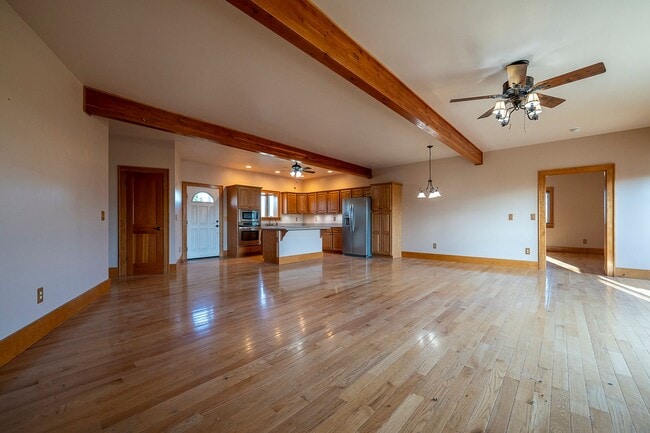 Building Photo - Stunning 4 bed, 3 bath home on 2.8 Acres