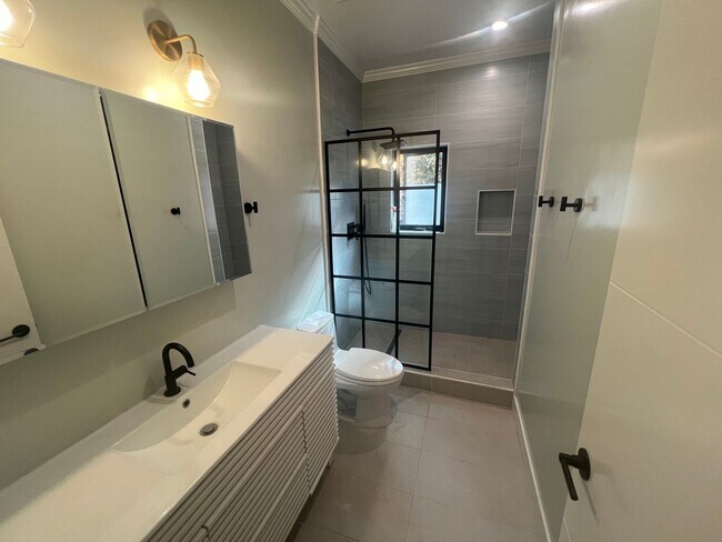 Photo - Beautiful 2 bed 1 bath ADU cottage in Los ...