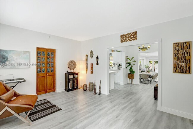 Photo - 5509 SW 6th St