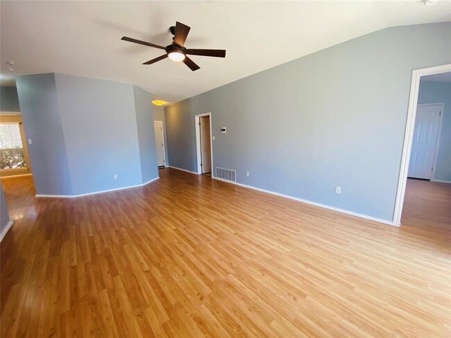 Photo - 2501 Willow Way