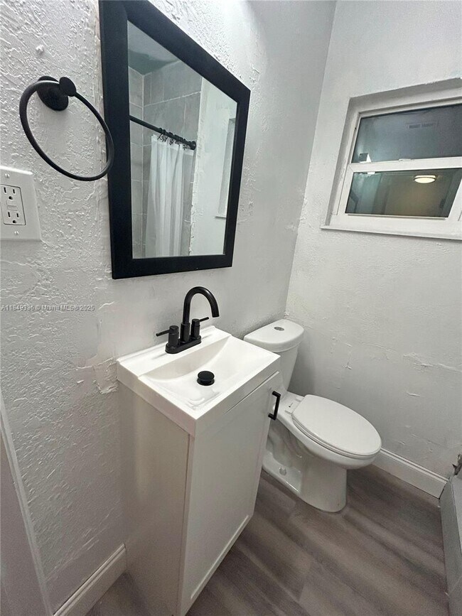 Photo - 614 Pear St Unit 614