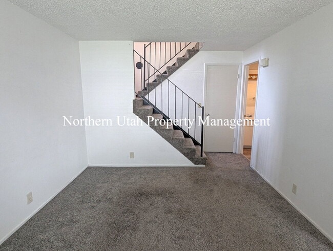 3204 S 1855 W