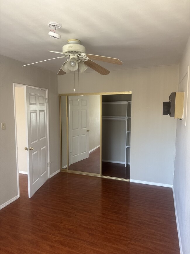 Photo - 318-320 S Chevy Chase Dr