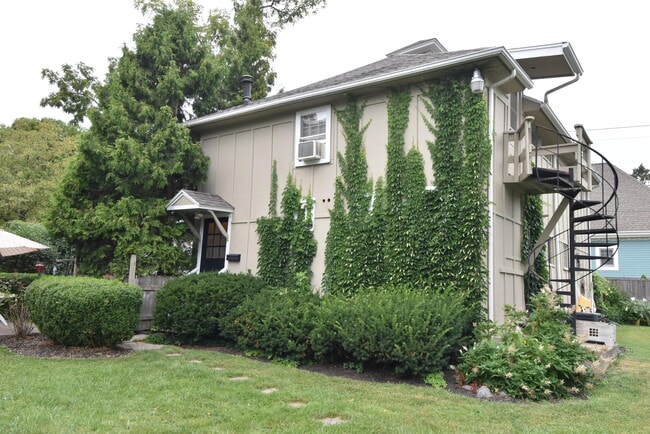 Photo - 661 S Lake Shore Dr