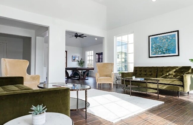 Photo - 9826 Clifden St