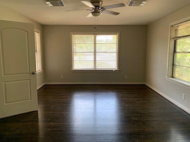 Photo - 1001 Washington St