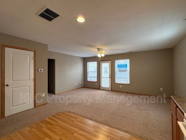 Photo - 1104 Flagstone Ln