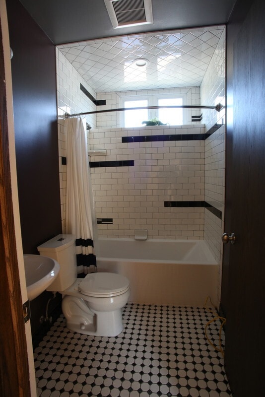 Photo - 109 E Lakeside St Unit Studio apartment