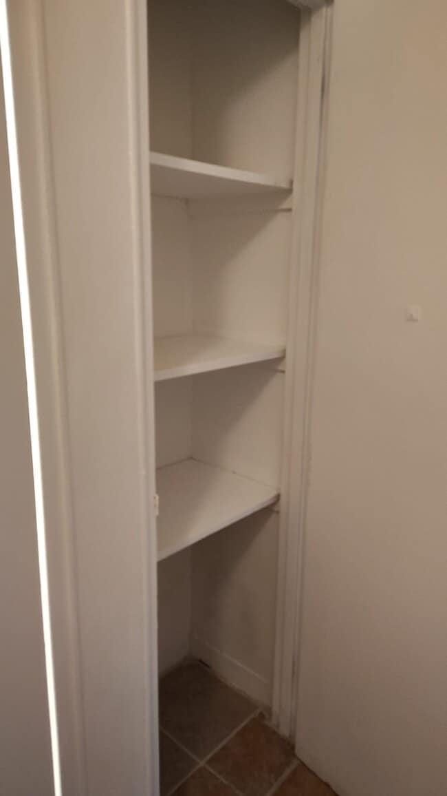 Building Photo - 2448 Carling Ave Unit 205