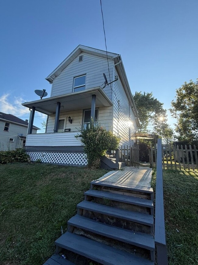 Building Photo - 3 bedroom Home