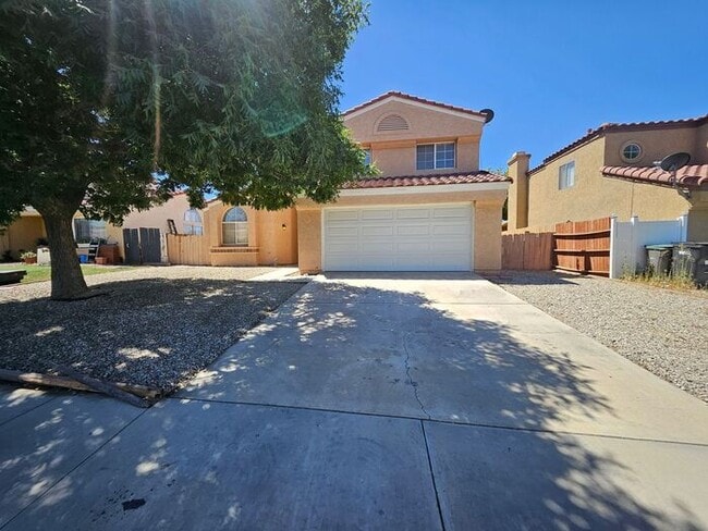 Building Photo - New Listing! Rental