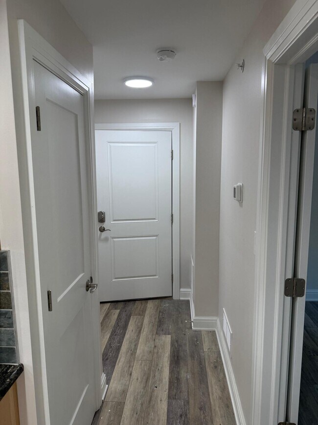 Photo - 627 N River St Unit 4