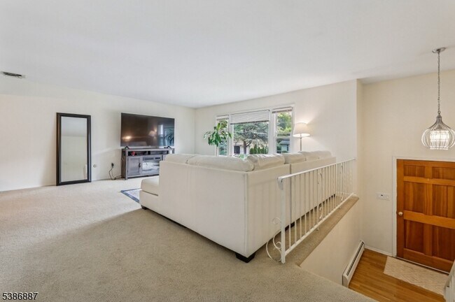 Photo - 71 Roosevelt St