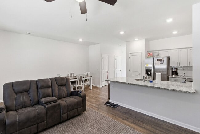 Photo - 1010 Bayard Wootten Way