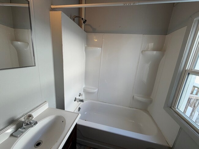 Photo - 922-4 Vermilion-