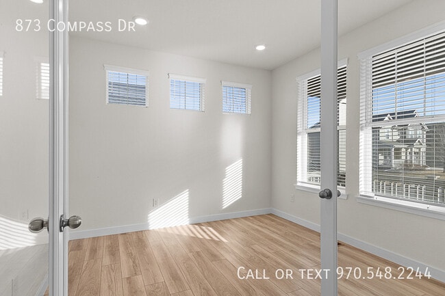 Photo - 873 Compass Dr