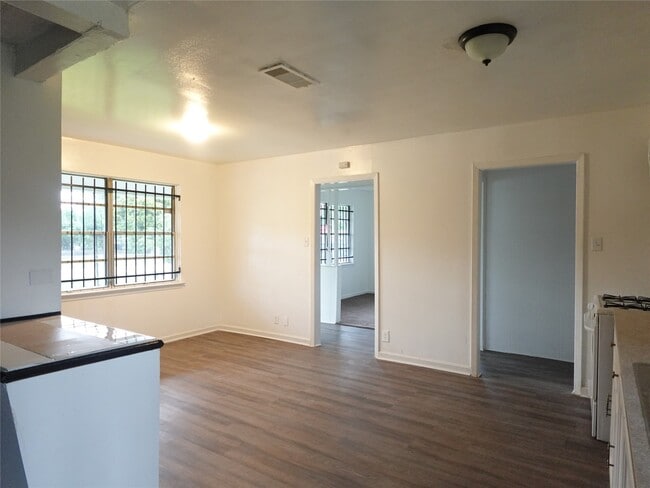 Photo - 8022 Woodlyn Rd
