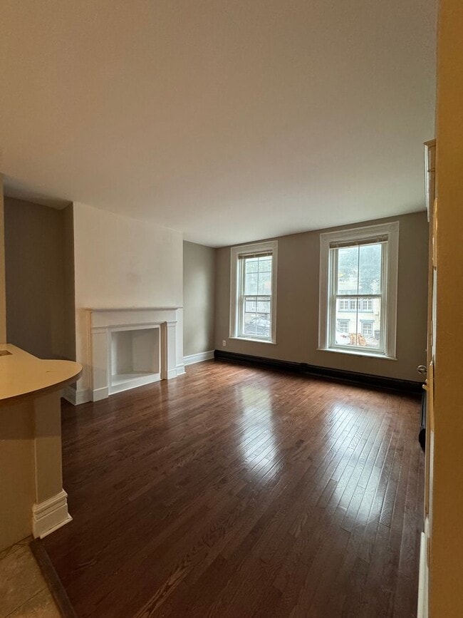 308 Hudson Ave Unit 1