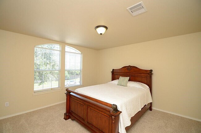 Photo - 5002 Hearth Hollow Ln