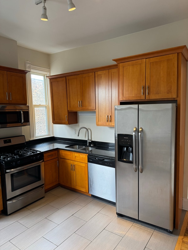 Photo - 1456 N Maplewood Ave Apartment Unit 3R