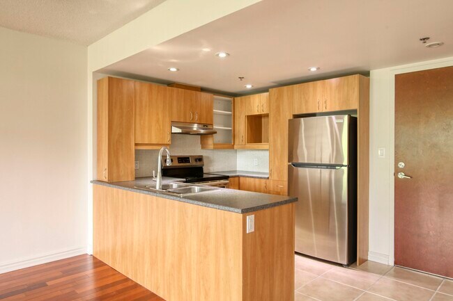 Building Photo - 2700 Rufus Rockhead Unit 607