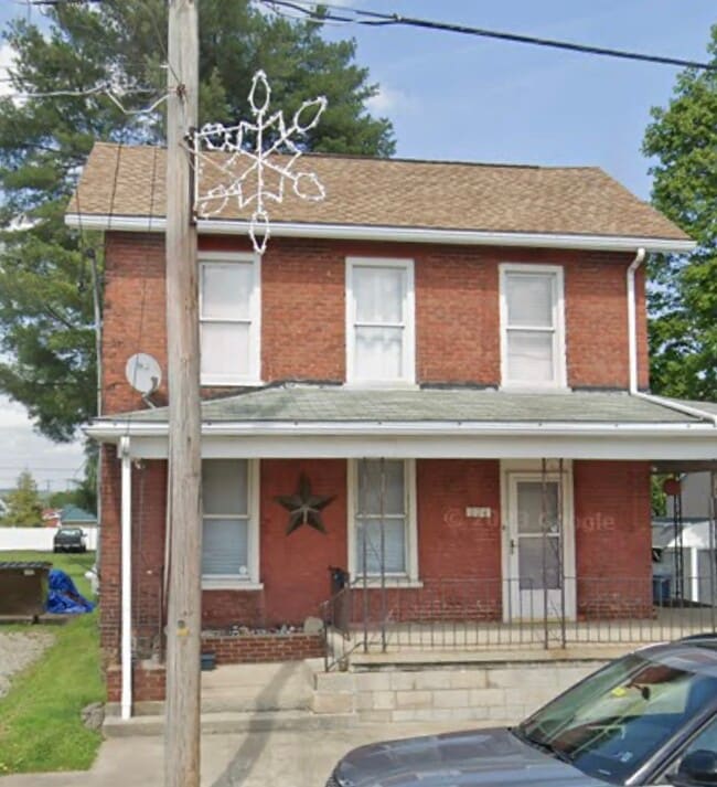 Building Photo - 204 S Market St Rental