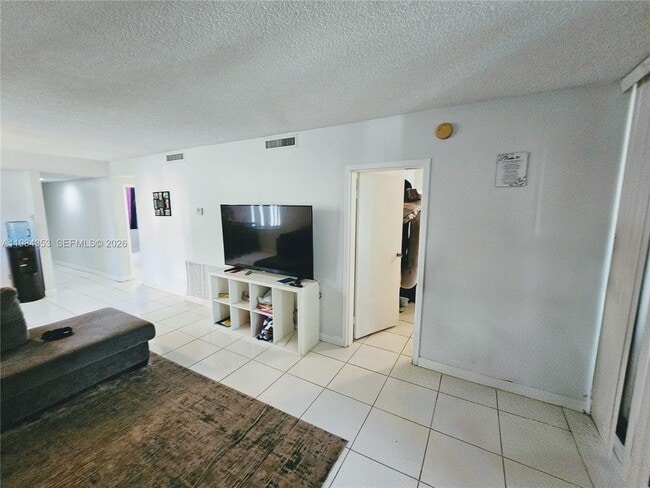 Photo - 8429 Forest Hills Dr Unit 305