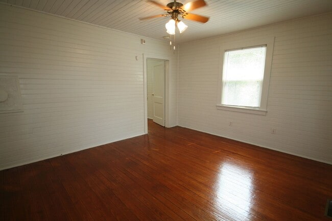 Photo - Adorable 1 Bedroom Walltown Duplex - Walk to Duke or Ninth St Unit B