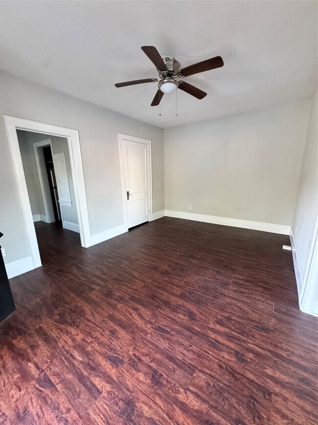 Photo - 905 Oakhurst St