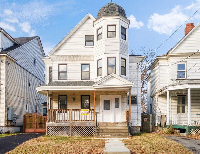 Building Photo - 84 N Allen St Unit 1