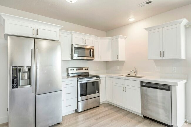 Building Photo - 4763 Silver Ridge Rd Unit B Rental