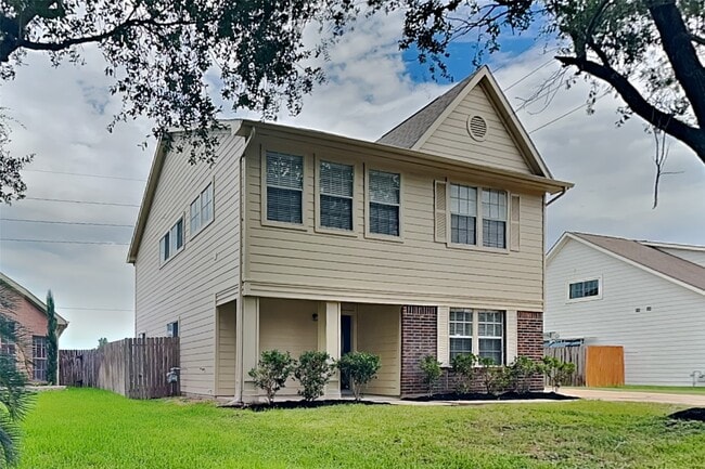Building Photo - 21610 Wildcroft Dr Rental