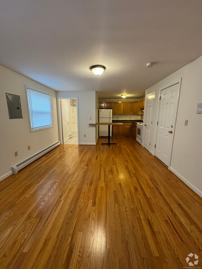 Building Photo - 90 Kibbe St Rental