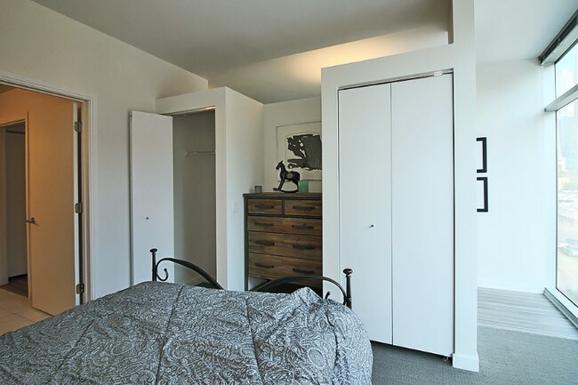 Photo - 921 N La Salle Dr Unit 921 N Lasalle