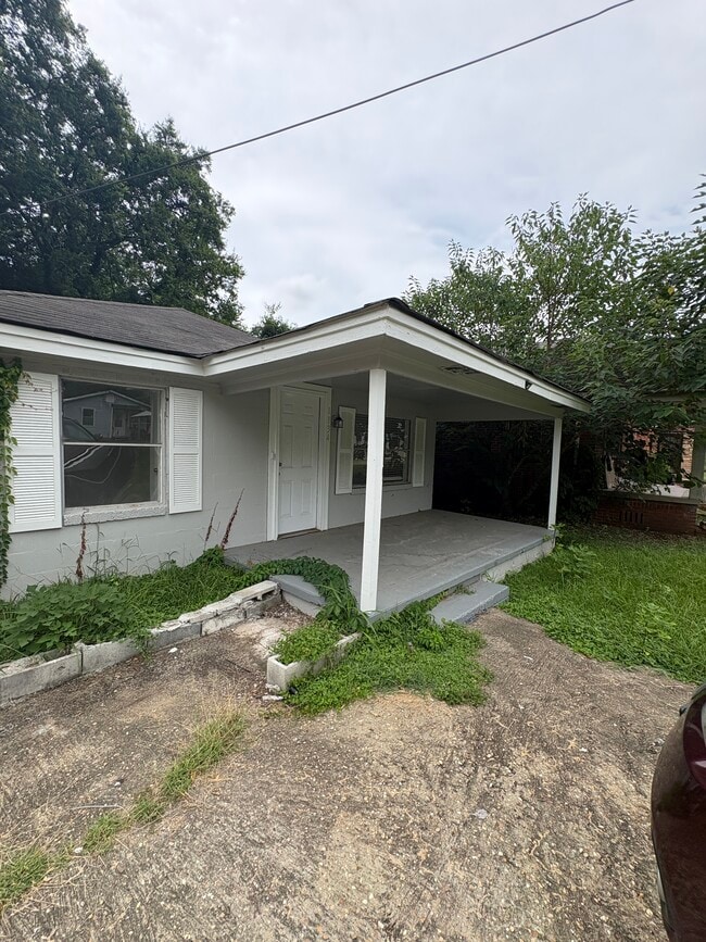 Building Photo - 1134 Oak St