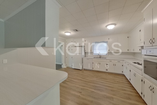 Photo - 3806 Marie Cook Dr