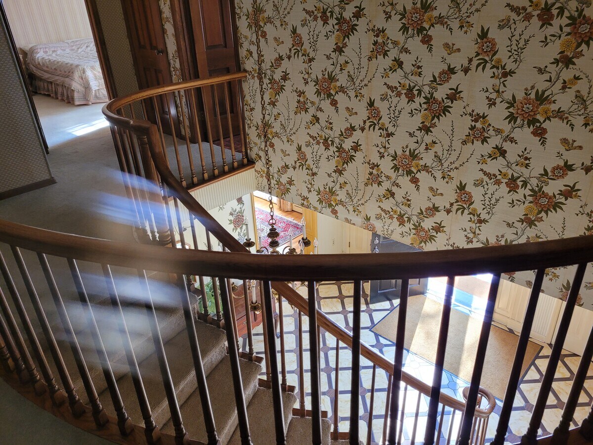 view from top stais - 1560 Forest Hill Rd