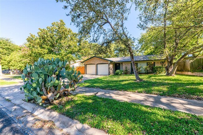 Photo - 7000 Whispering Oaks Dr